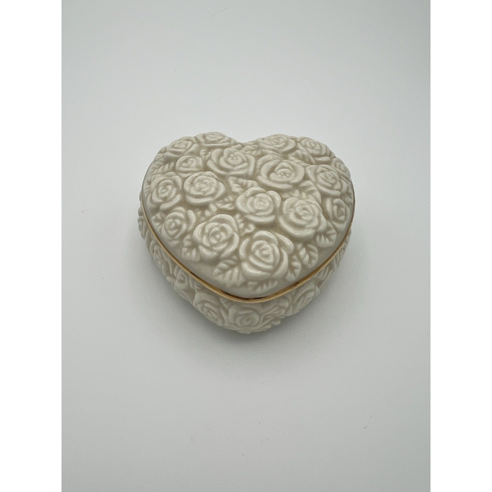 LENOX ROSE JEWELRY TRINKET BOX HEART SHAPED CREAM GOLD TRIM LID PORCELAIN CLASSY